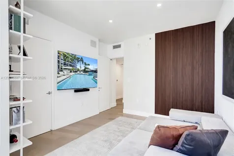 400 Alton Road Miami Beach FL 33139