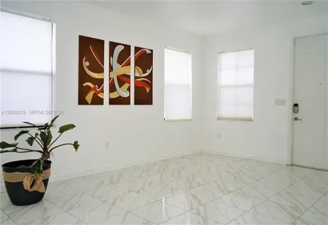 3365 W 91st Terrace Hialeah FL 33018