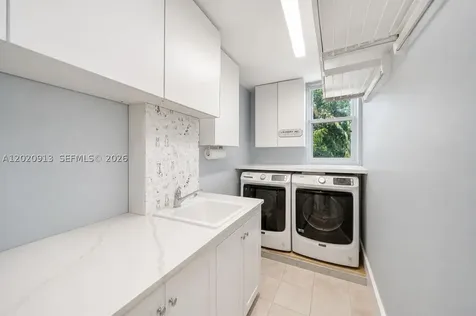860 NE 127th Street North Miami FL 33161