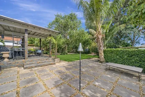 860 NE 127th Street North Miami FL 33161