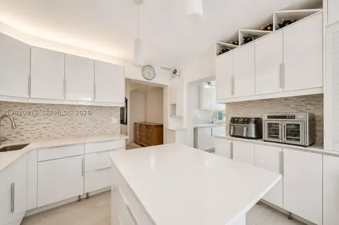 860 NE 127th Street North Miami FL 33161