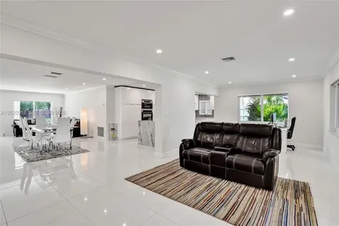 4662 NW 99th Avenue Sunrise FL 33351
