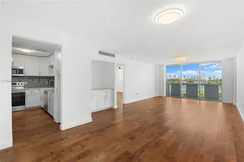 800 West Avenue Miami Beach FL 33139