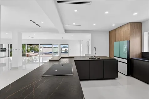 1101 S Shore Drive Miami Beach FL 33141