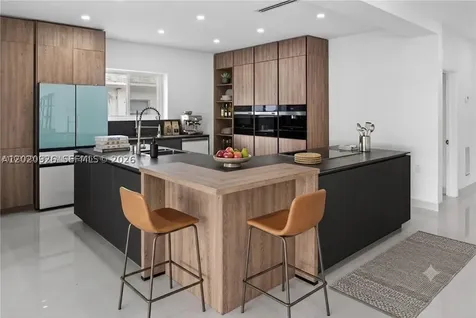 1101 S Shore Drive Miami Beach FL 33141