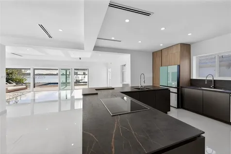 1101 S Shore Drive Miami Beach FL 33141