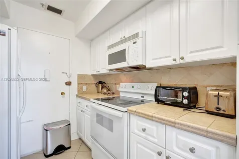 4925 Collins Avenue Miami Beach FL 33140