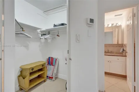 4925 Collins Avenue Miami Beach FL 33140