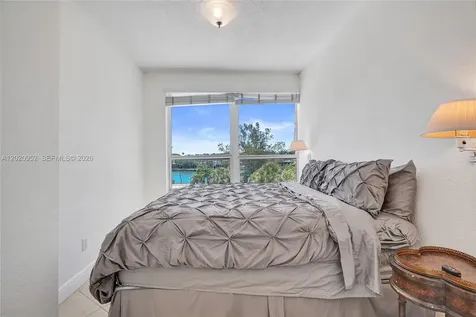 4925 Collins Avenue Miami Beach FL 33140