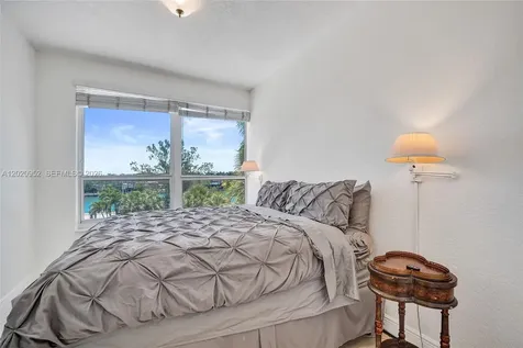 4925 Collins Avenue Miami Beach FL 33140