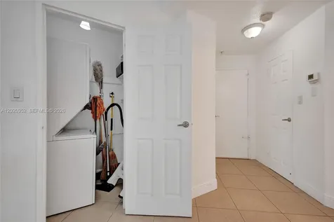 4925 Collins Avenue Miami Beach FL 33140