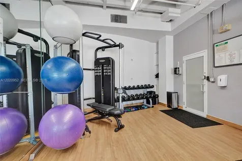 4925 Collins Avenue Miami Beach FL 33140