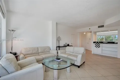 4925 Collins Avenue Miami Beach FL 33140
