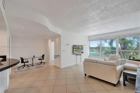 4925 Collins Avenue Miami Beach FL 33140