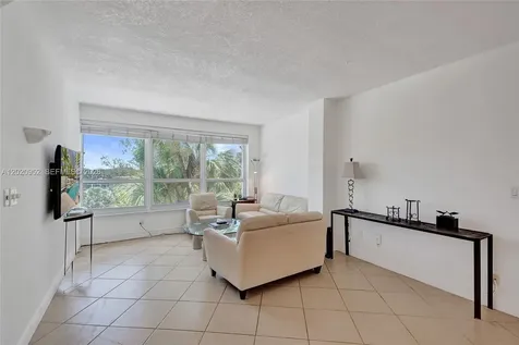 4925 Collins Avenue Miami Beach FL 33140