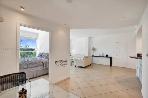 4925 Collins Avenue Miami Beach FL 33140