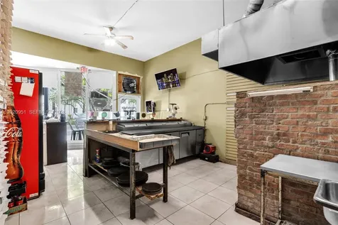 2389 SW 22nd Street Miami FL 33145
