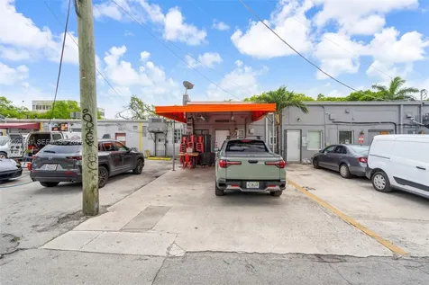 2389 SW 22nd Street Miami FL 33145