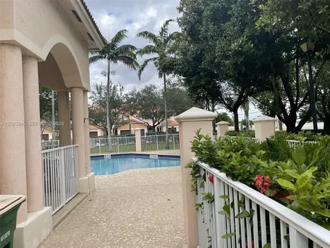 8835 S Isles Circle Tamarac FL 33321
