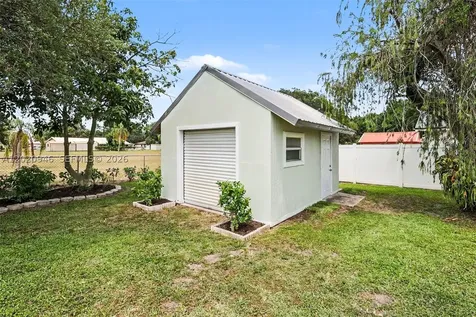 205 E Sugarland Circle Clewiston FL 33440