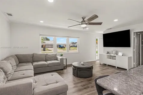 205 E Sugarland Circle Clewiston FL 33440