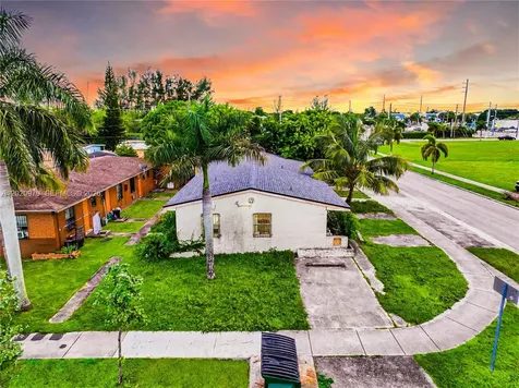 1478 NW 2nd Avenue Florida City FL 33034