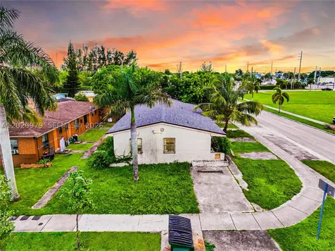 1478 NW 2nd Avenue Florida City FL 33034