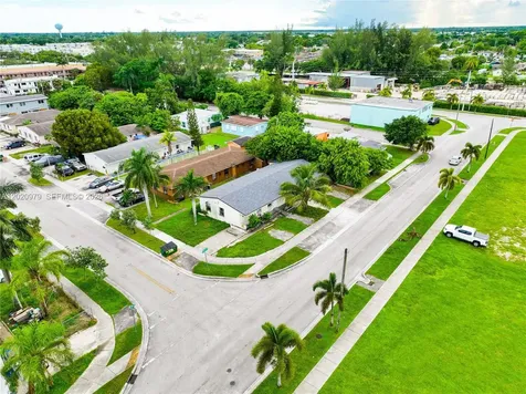 1478 NW 2nd Avenue Florida City FL 33034