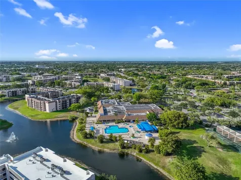 10466 Sunrise Lakes Boulevard Sunrise FL 33322