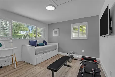 95 Shore Drive W Miami FL 33133