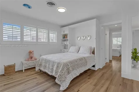 95 Shore Drive W Miami FL 33133