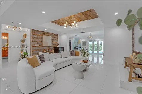 95 Shore Drive W Miami FL 33133