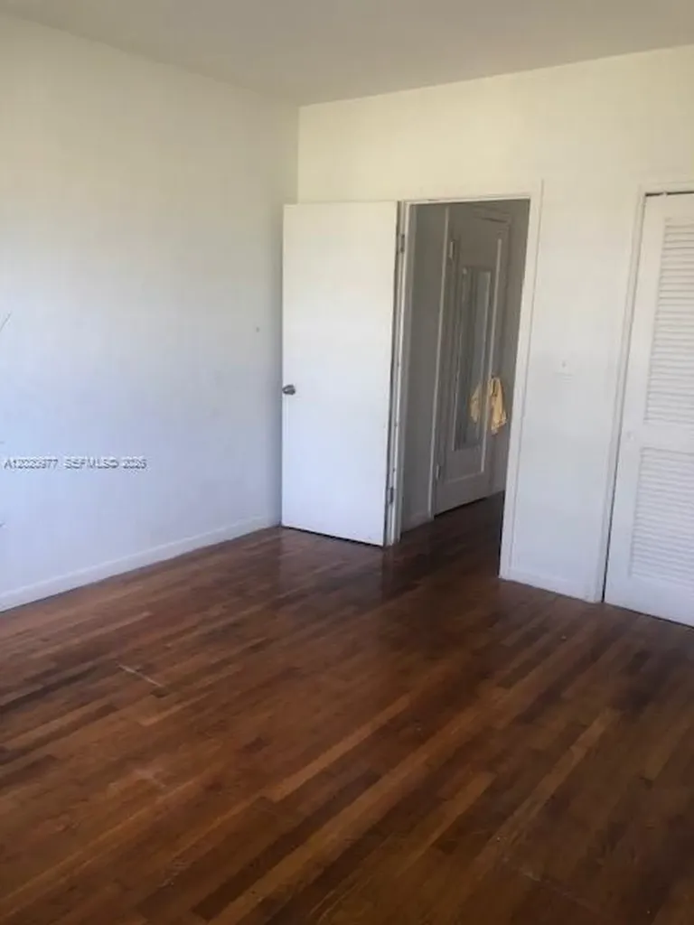 1016 Biarritz Miami Beach FL 33141