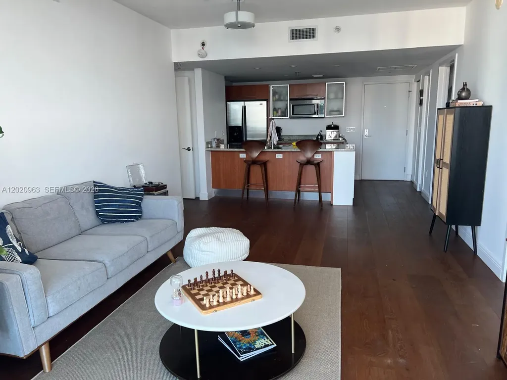 185 SW 7th Street Miami FL 33130
