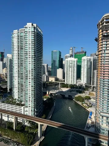 185 SW 7th Street Miami FL 33130