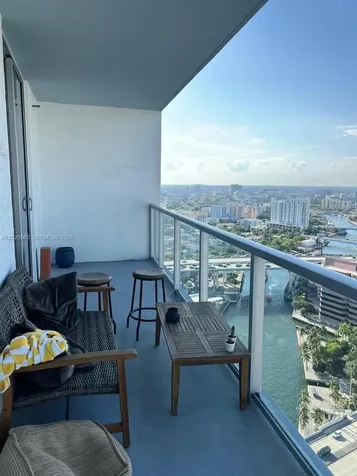 185 SW 7th Street Miami FL 33130