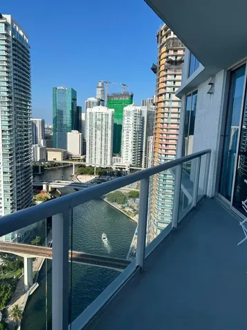 185 SW 7th Street Miami FL 33130