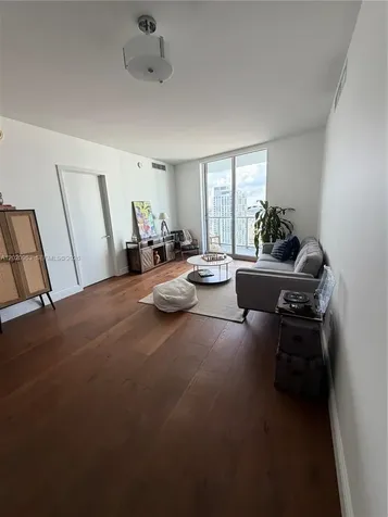185 SW 7th Street Miami FL 33130