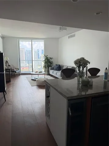 185 SW 7th Street Miami FL 33130