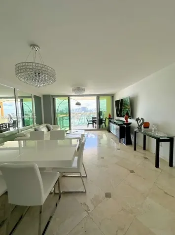 1455 Ocean Drive Miami Beach FL 33139