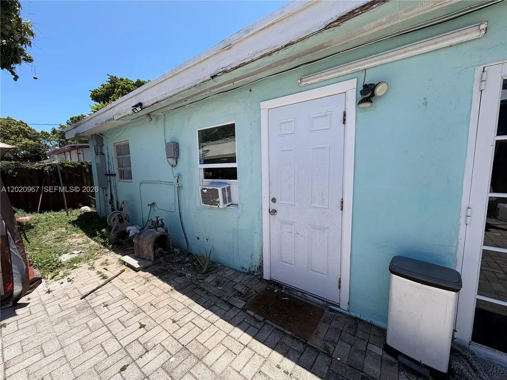 1927 Arthur Street Hollywood FL 33020