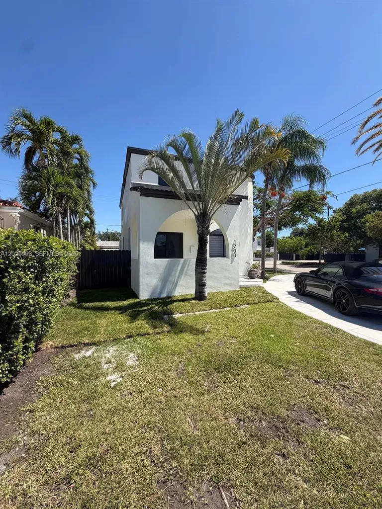 1703 SW 16th Terrace Miami FL 33145