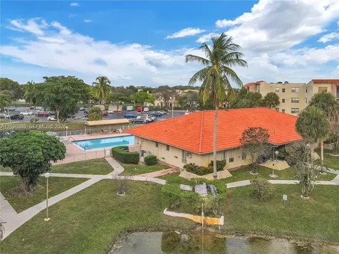 1810 SW 81st Avenue North Lauderdale FL 33068