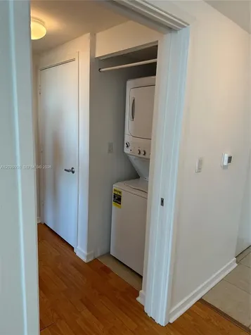 325 S Biscayne Bl Miami FL 33131