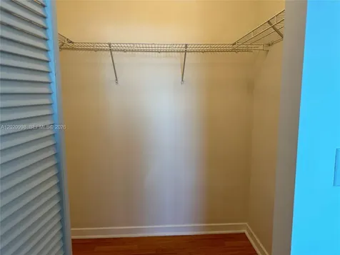 325 S Biscayne Bl Miami FL 33131