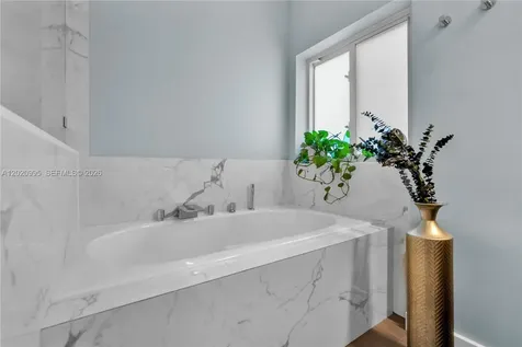 16601 Sapphire Manor Weston FL 33331