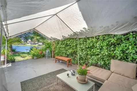 16601 Sapphire Manor Weston FL 33331