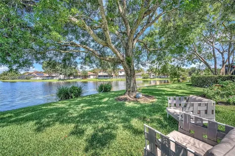 16601 Sapphire Manor Weston FL 33331