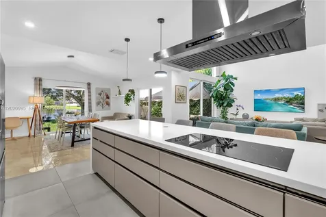 16601 Sapphire Manor Weston FL 33331