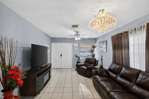 9113 SW 9th Terrace Miami FL 33174